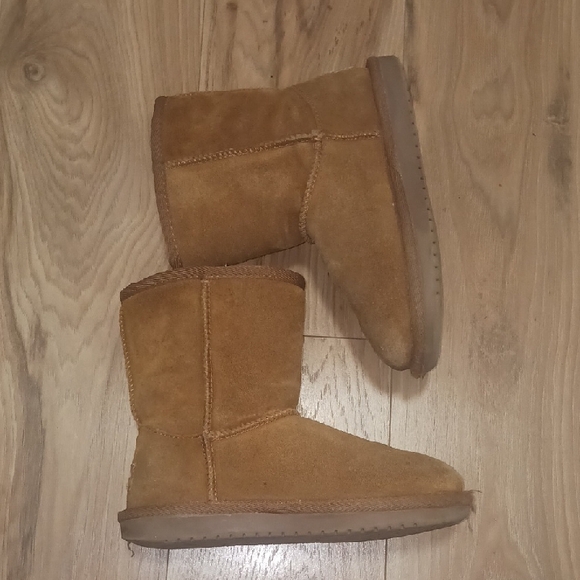 Koolaburra By UGGSTan Suede Boots - Picture 2 of 7